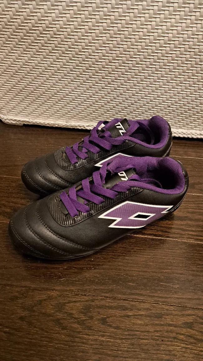 💥💥⚽️ Lotto Soccer Cleats ⚽️ brand NEW image indicator(3)