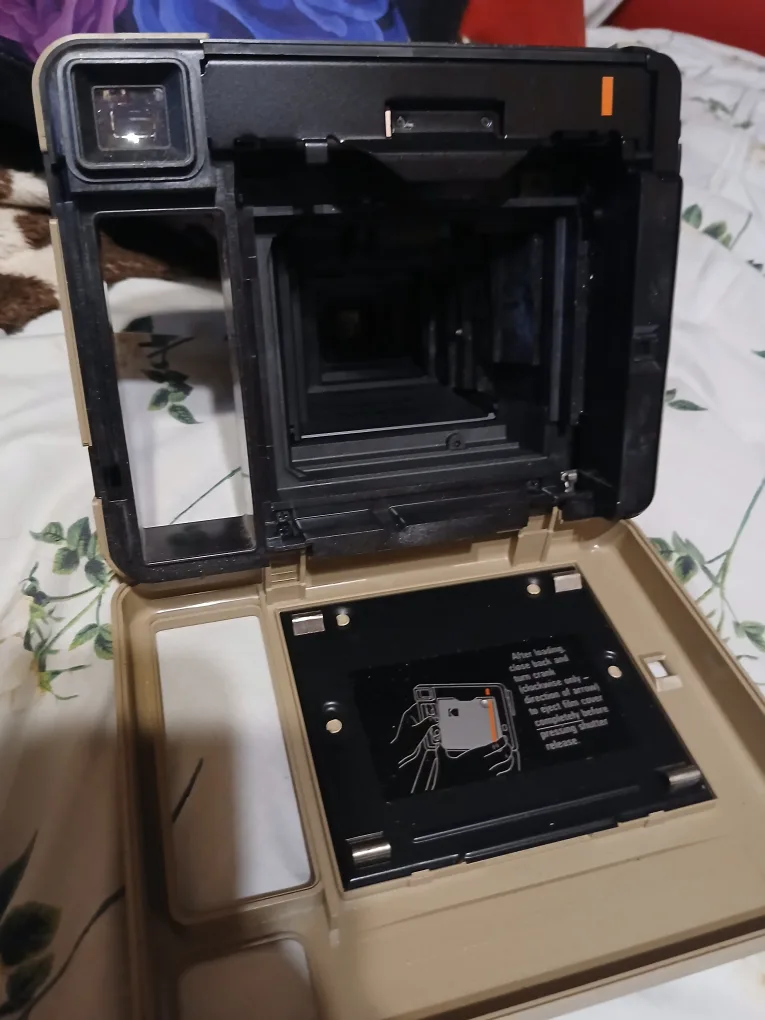 Vintage Kodak Pleaser Instant Camera image indicator(2)