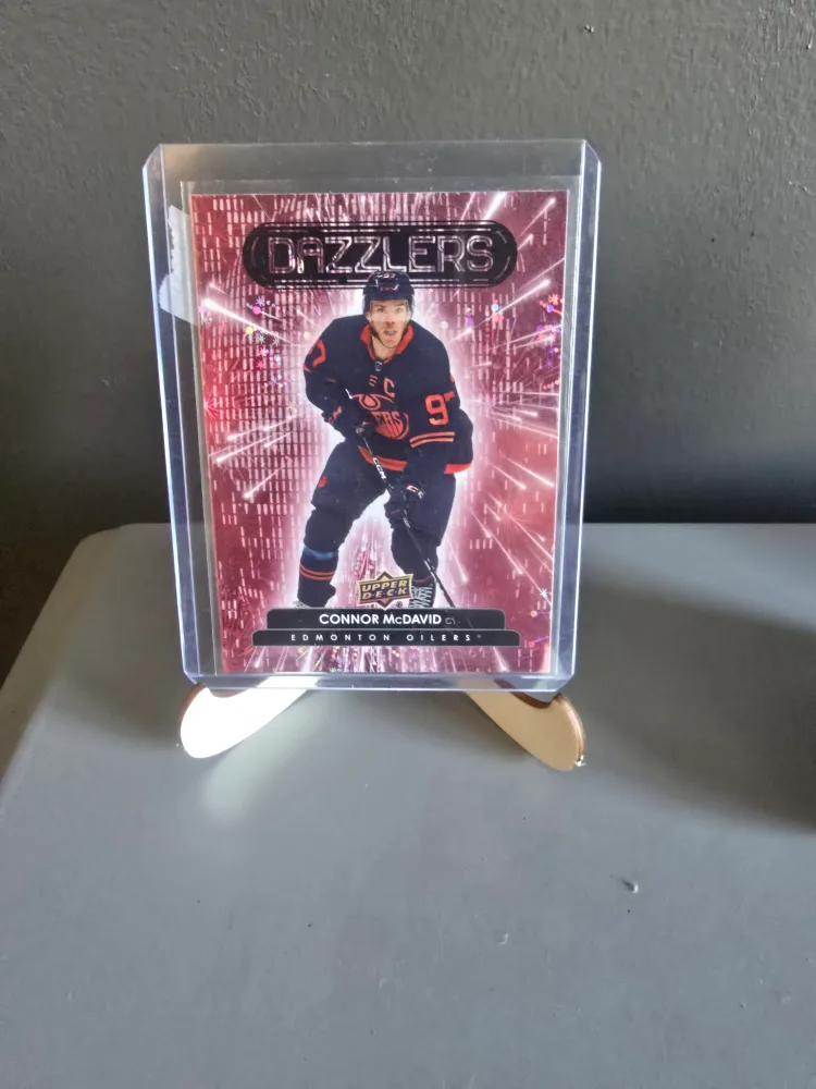 22-23 Upper Deck Connor McDavid Pink Dazzlers thumbnail