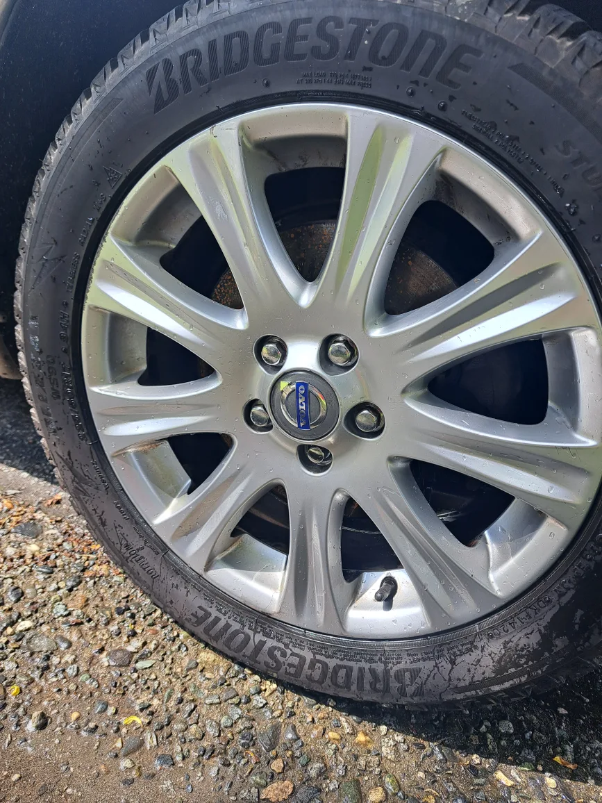 ~~ 17" volvo alloy Rims( oem)// on Bridgestone blizzak tires thumbnail