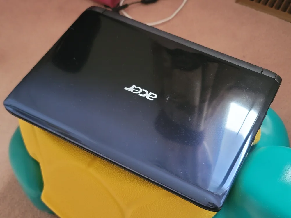 Acer Aspire One NAV50 10.1" Laptop Intel Atom 1.66GHz 1GB 160GB thumbnail