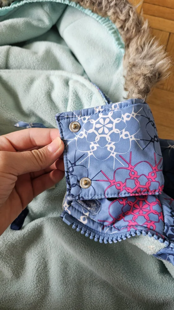 OshKosh B'gosh Girl's Winter Jacket - Size 14 image indicator(8)