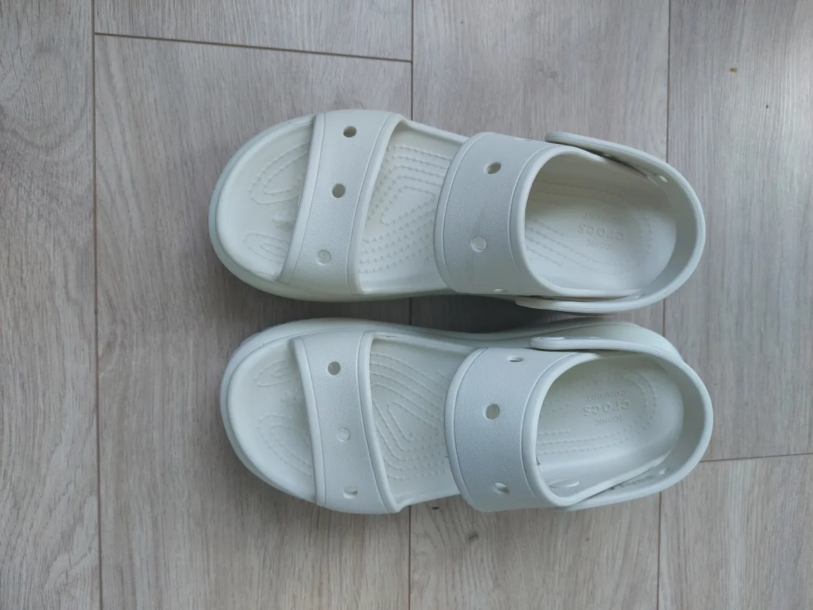 Last chance Crocs Mega Crush Sandal - Bone Colour Size 9 🇨🇦 image indicator(2)