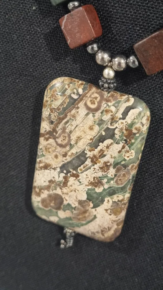 Handmade Stone Necklace thumbnail