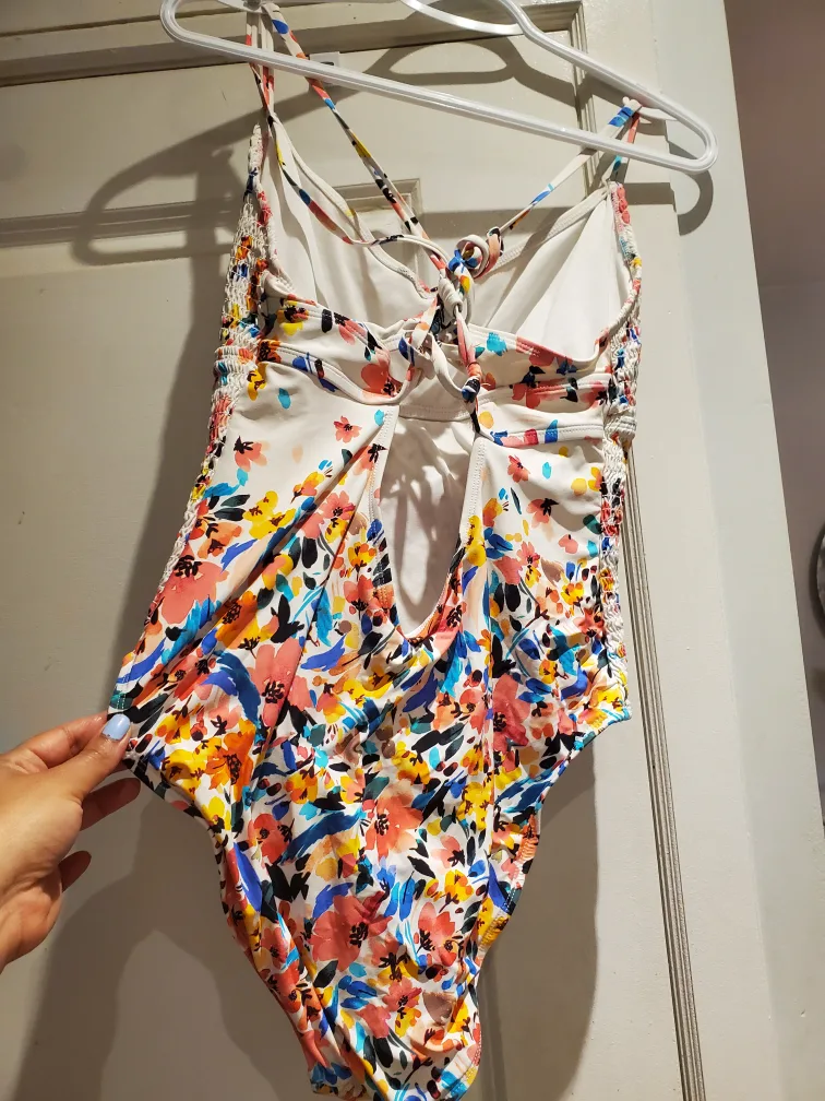 Catalina Swimwear Floral One-Piece - Size 14 image indicator(3)