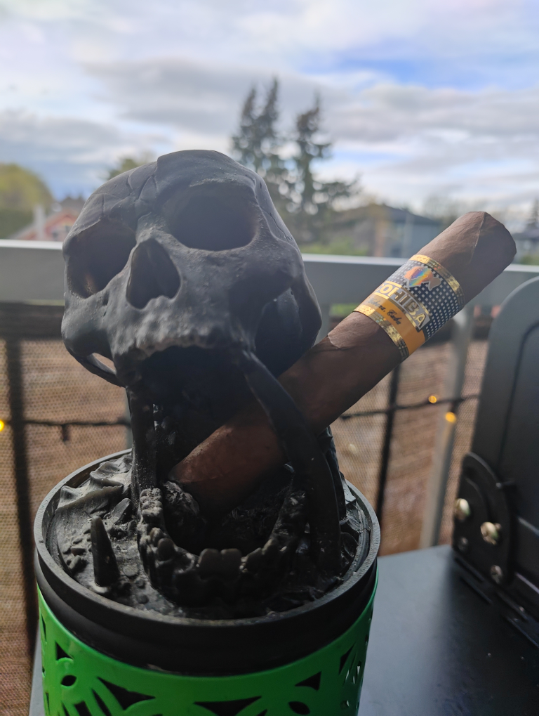 skull ashtray - photo 2
