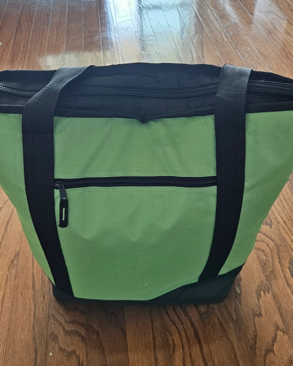 Green Insulated Picnic Bag thumbnail
