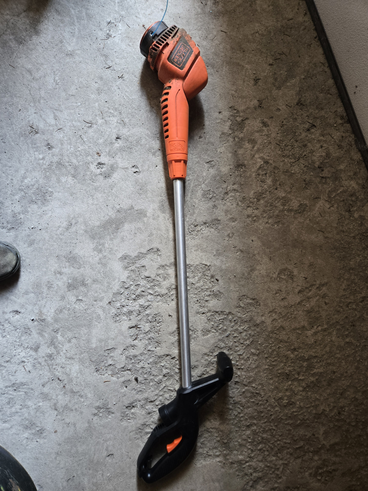 Black+Decker Grass Trimmer - photo 2