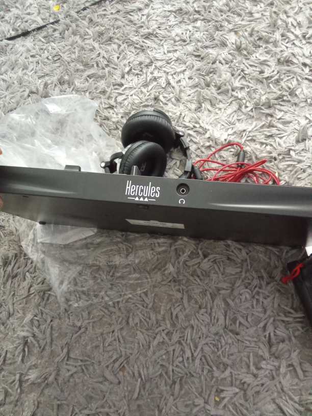 Hercules DJControl Inpulse 300 MK2 DJ Controller - photo 2
