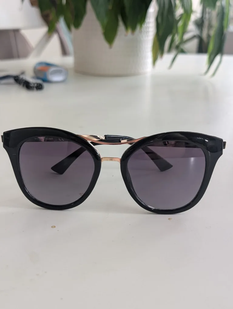 Guess Black Sunglasses thumbnail