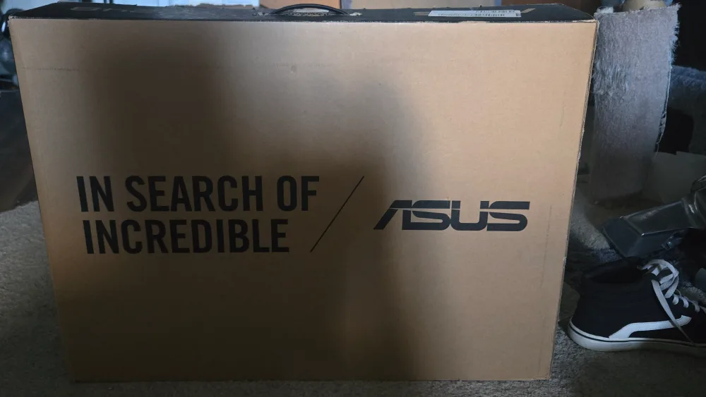 Asus Monitor with AMD Radeon FreeSync image indicator(3)