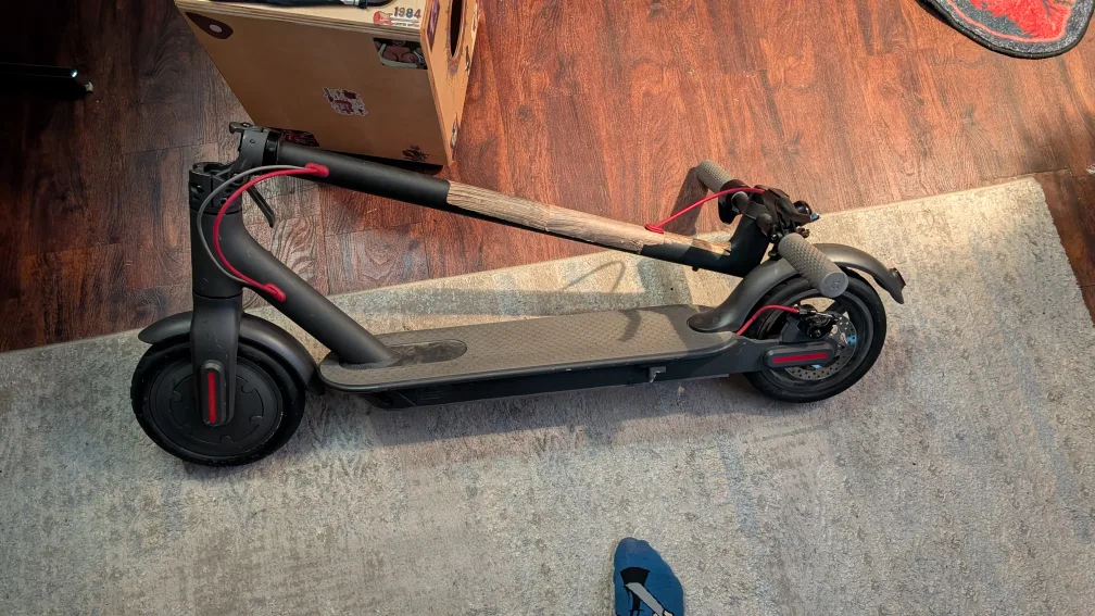 Xiaomi M365 Electric Scooter thumbnail