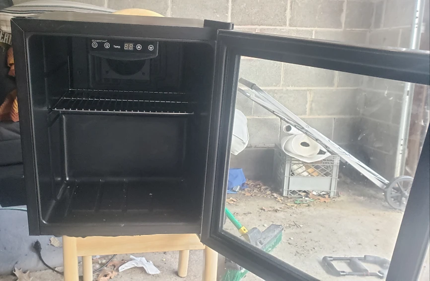 Countertop Display Refrigerator - photo 2