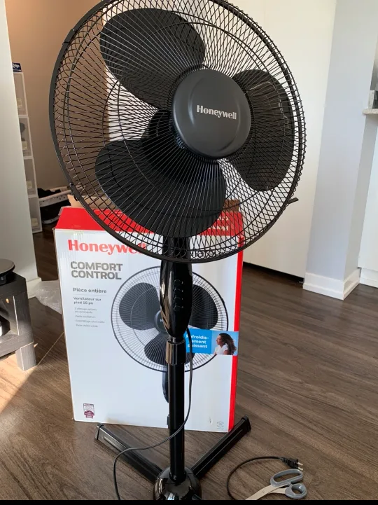 Honeywell Comfort Control Stand Fan thumbnail
