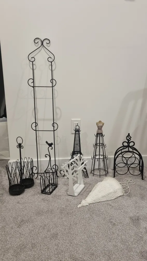 8 Metal deco lot/Jewelry Holders, bottle holders.. image indicator(2)
