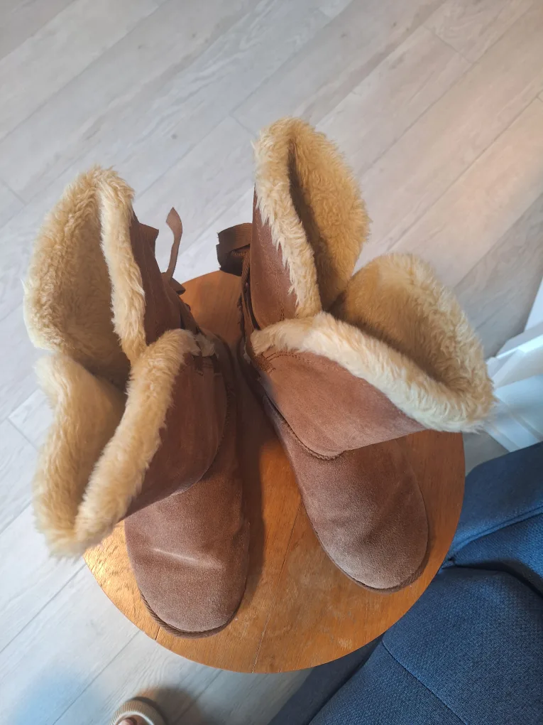 No Surrender Brown Suede Boots - Size 8 image indicator(2)