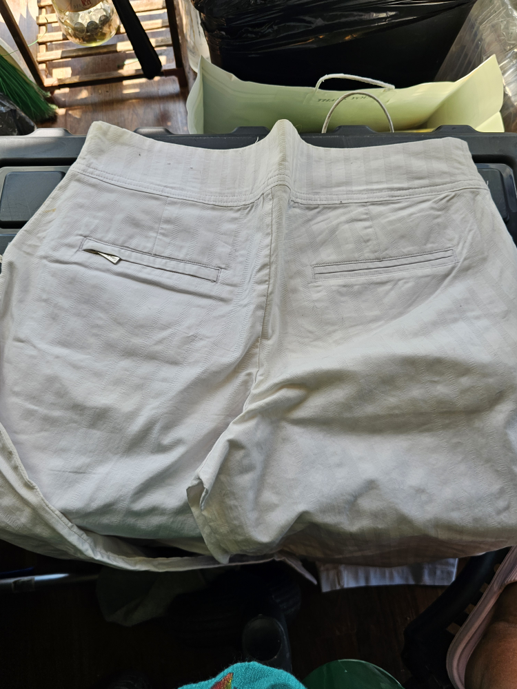 Calvin Klein Capri's - Size 10 - photo 2