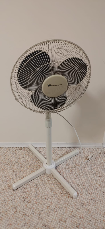 White Westinghouse Stand Fan - photo 2