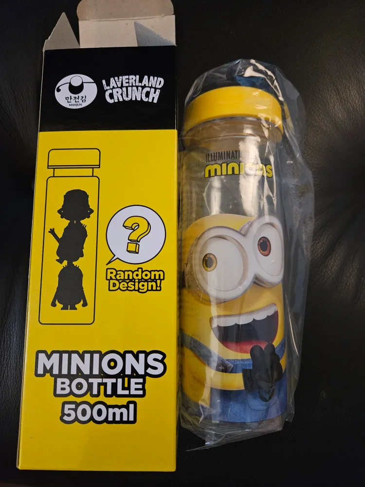 🇨🇦Minions Water Bottle 500ml - New in Box! thumbnail