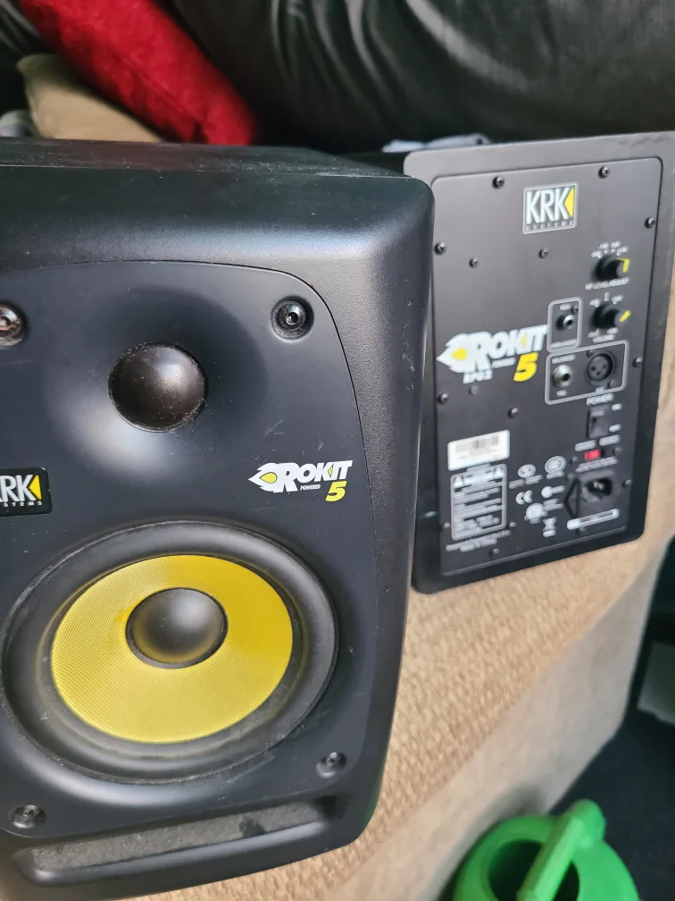 2 KRK Rokit 5 RPG2 Powered Studio Monitor image indicator(7)