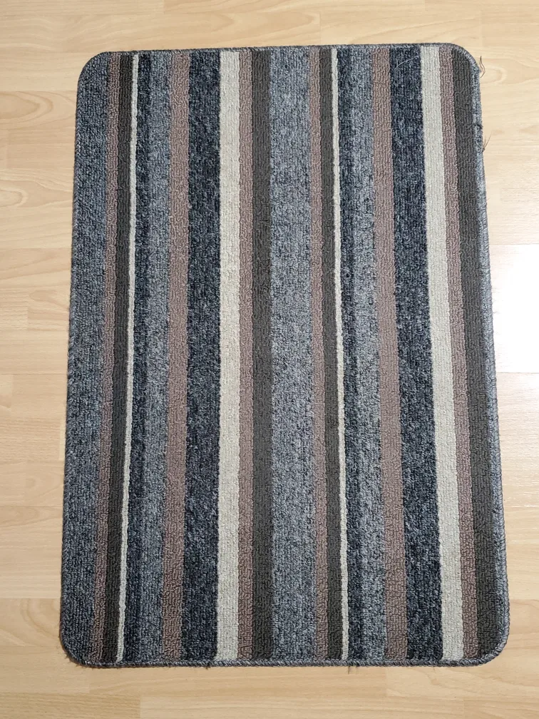 Striped Rug 🇨🇦 thumbnail