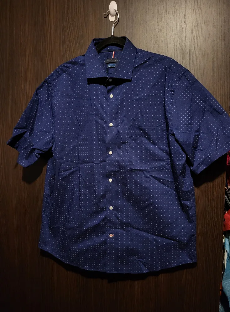 Tommy Hilfiger All-Season Stretch Regular Fit Size: Large thumbnail