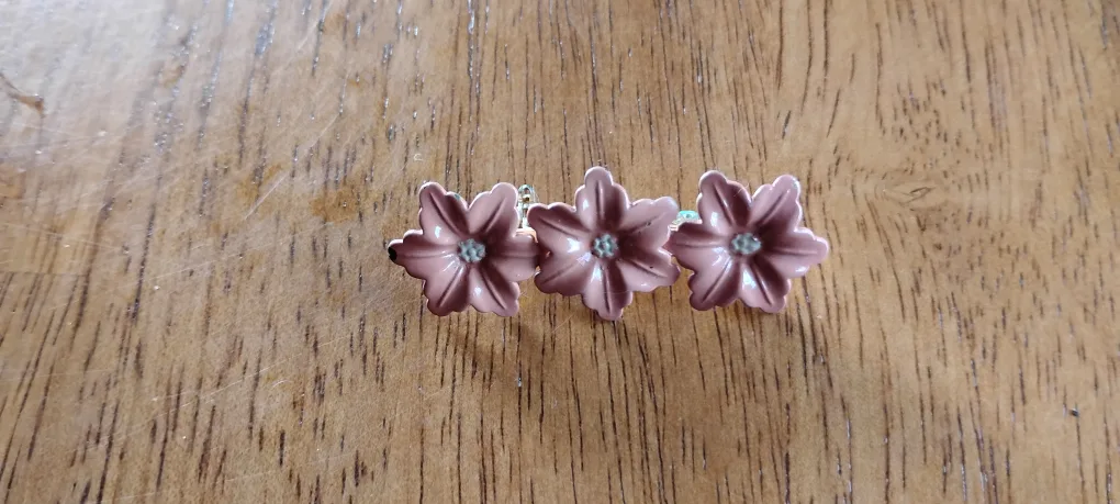 Vintage  Enamel Floral Pin thumbnail