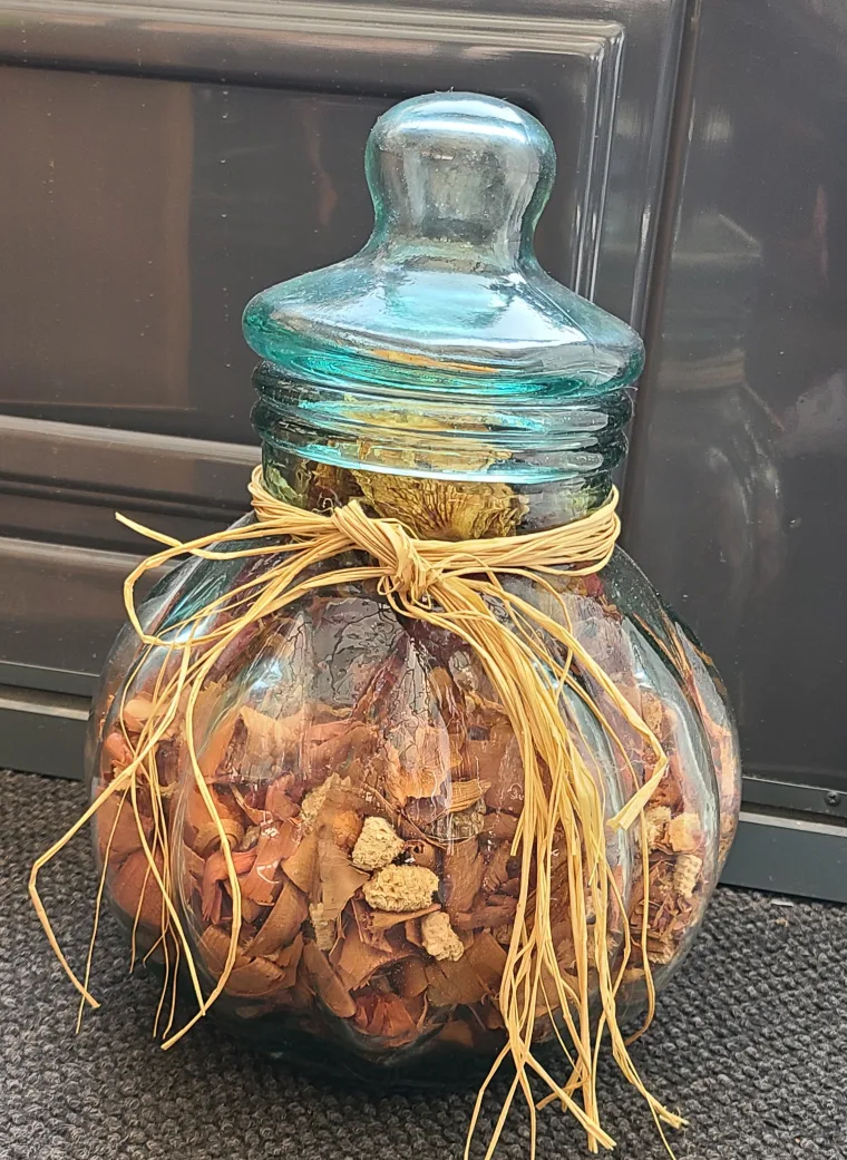 Decorative Glass Cookie Jar thumbnail