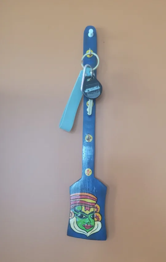 Handmade Kathakali Face Key Holder thumbnail