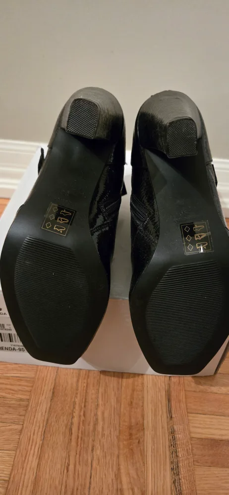 Aldo Imbrenda Black Ankle Boots - Size 8 image indicator(5)