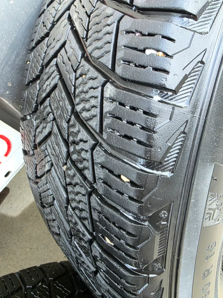 Michelin X-Ice Snow Tires on Rims - 215/60 R16 image indicator(5)