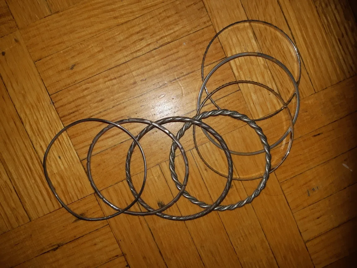Set of Silver tone Bangles 🇨🇦 thumbnail