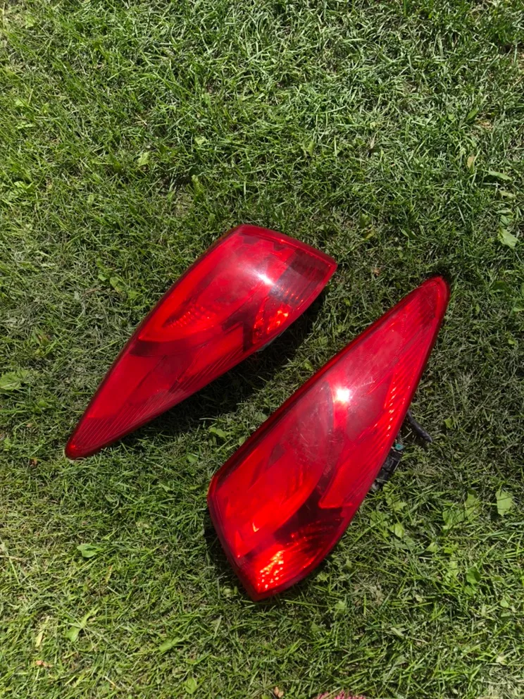 Orignal set of Hyundai Tucson 2010-2015 rear Tail lights image indicator(3)