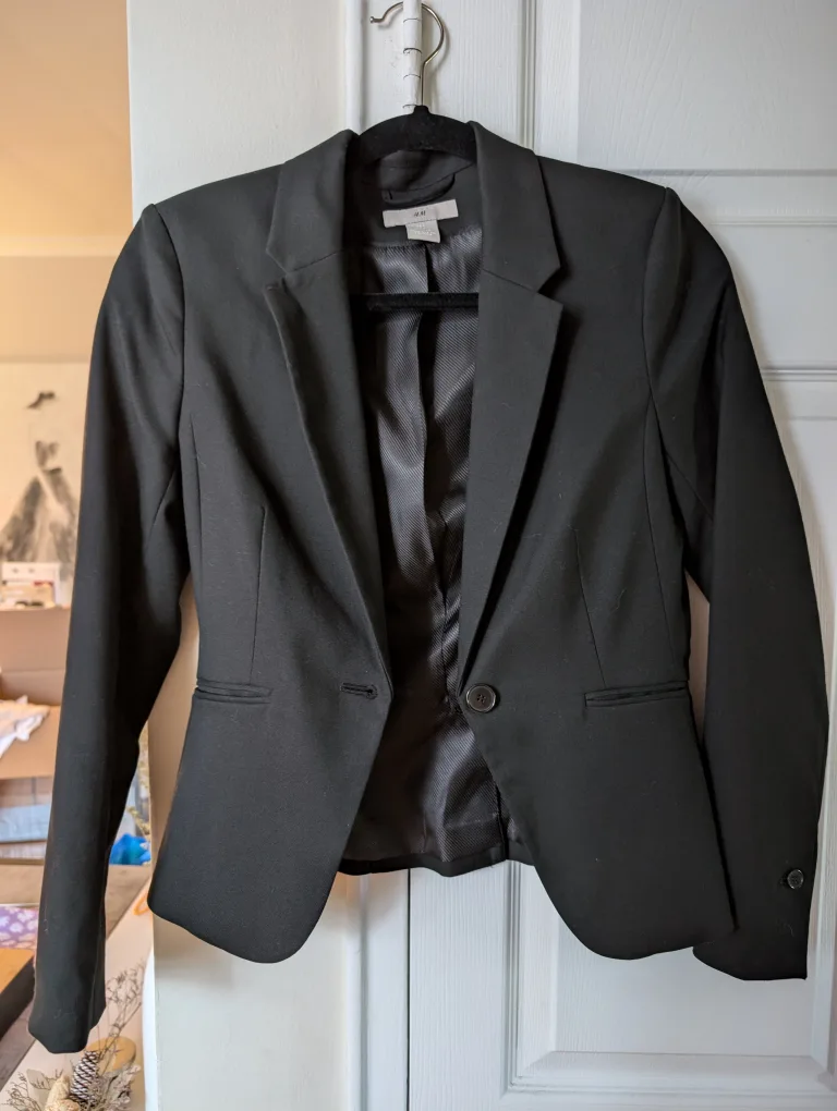 H&M Black Blazer - Size 2 thumbnail