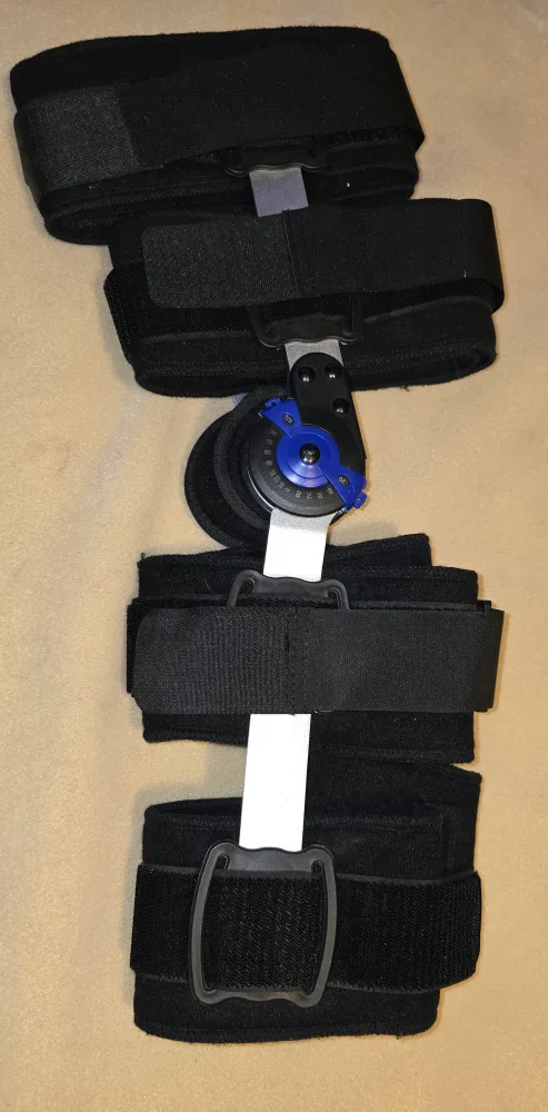 Adjustable Knee Brace thumbnail