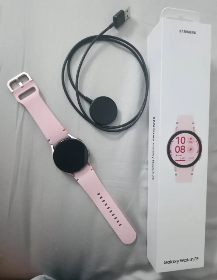 BNIB SAMSUNG FE SMARTWATCH, 40MM, CUSTOMIZABLE STRAP, WARRANTY thumbnail