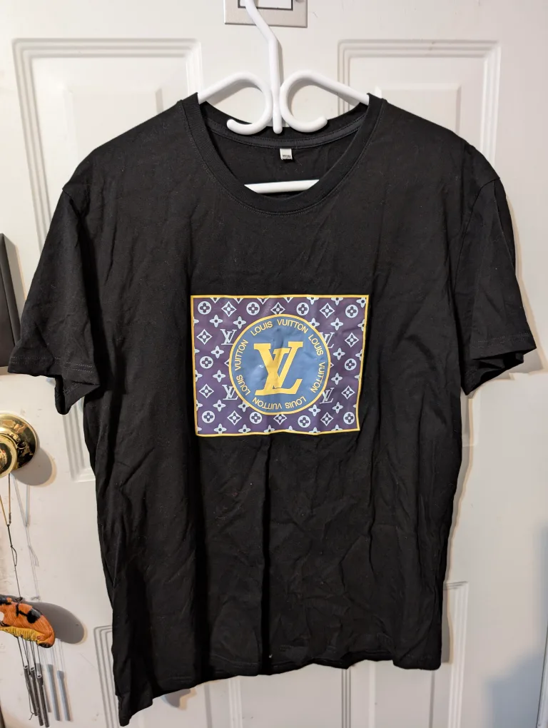 Louis Vuitton Black T-Shirt thumbnail