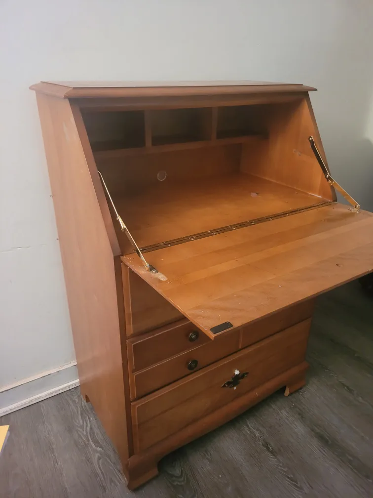 desk/ dresser
