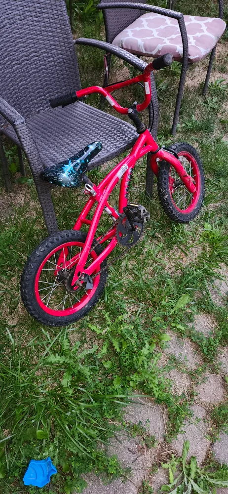 Red Kids Bike thumbnail