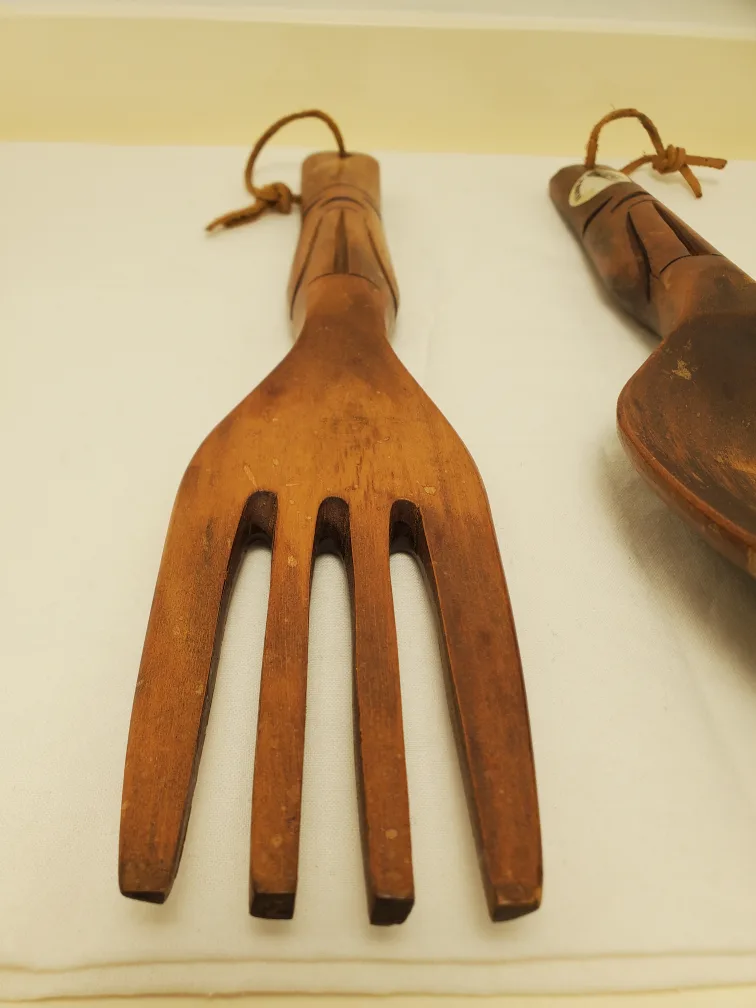 Large Wooden Decorative Utensils 🇨🇦 image indicator(5)