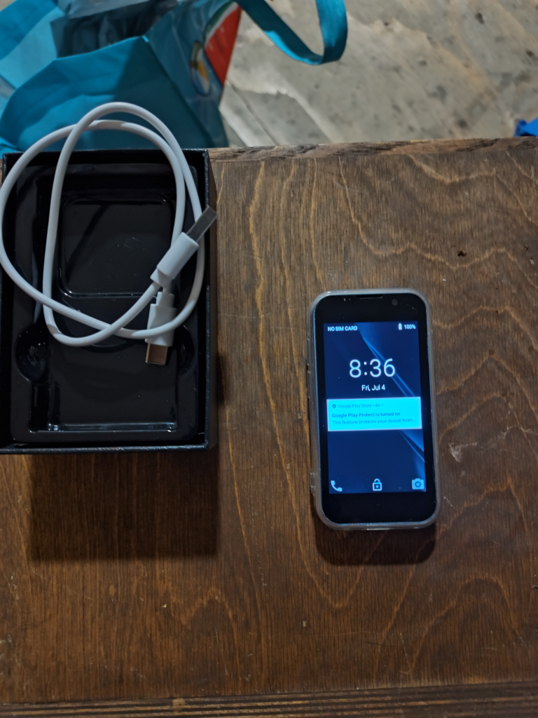cell phone - photo 3