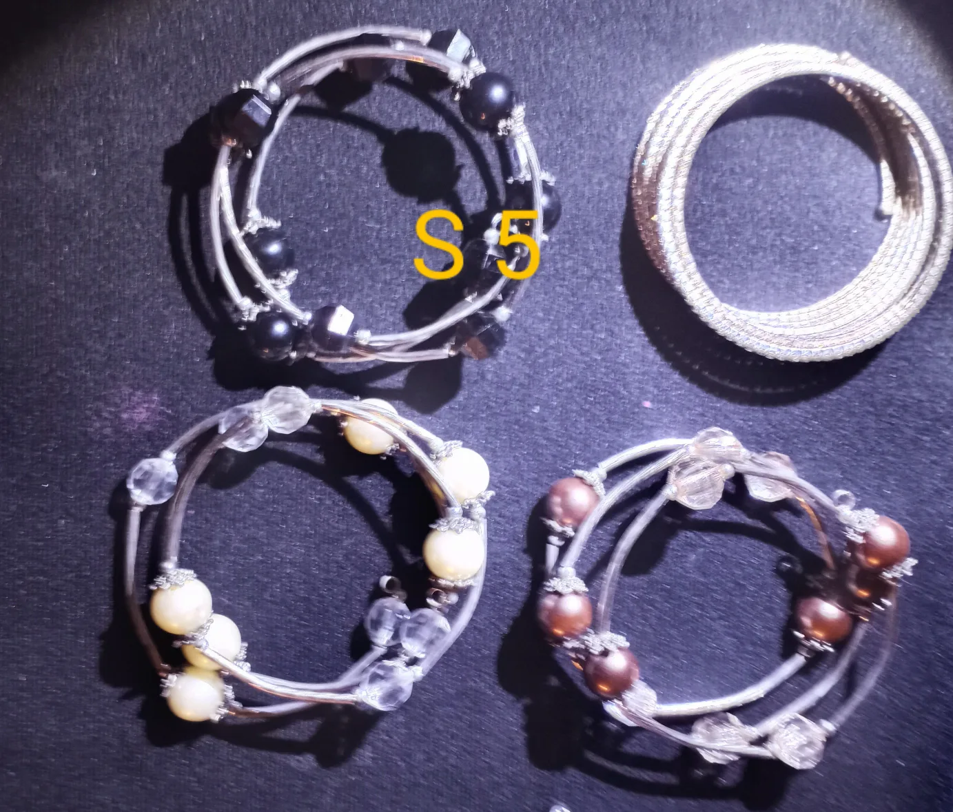 Assorted Costume Jewellery set image indicator(4)