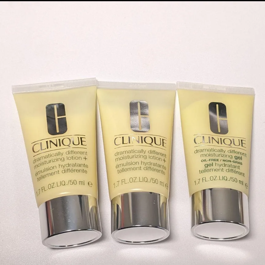 🇨🇦  Clinique Dramatically Different Moisturizing Lotions (x3) thumbnail