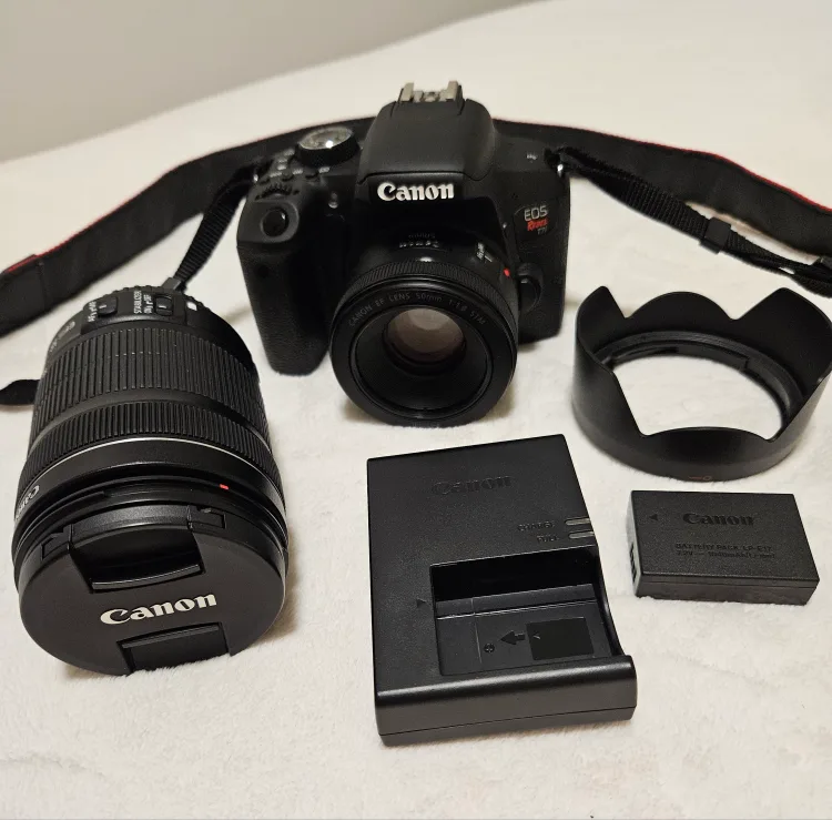 Canon EOS Rebel T6i DSLR Camera with 2 Lenses thumbnail