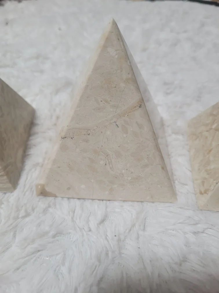 Stone Pyramid Decor (3 of them as a bundle) image indicator(4)