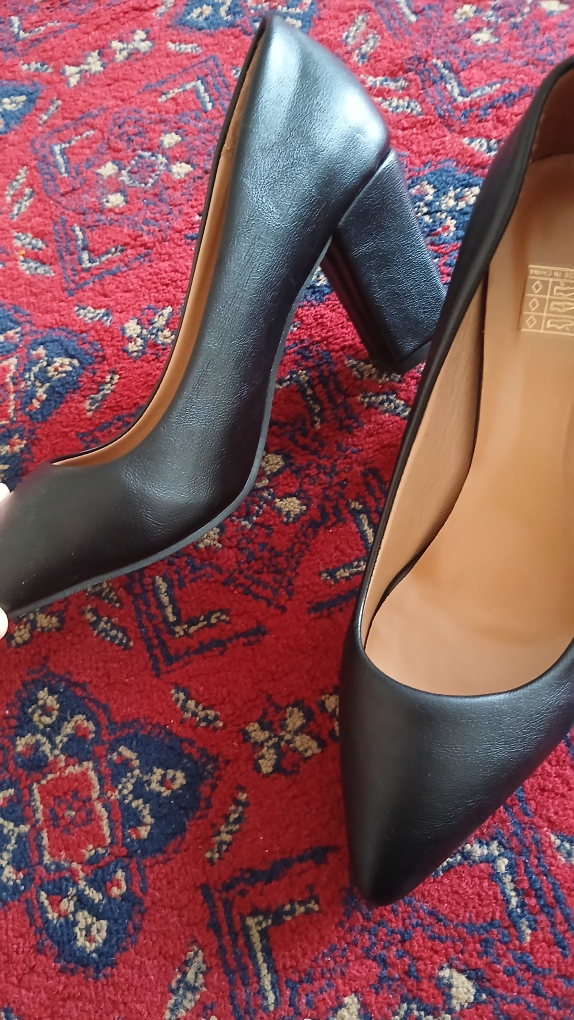 RADII London Black Heels - Size 35 - photo 2