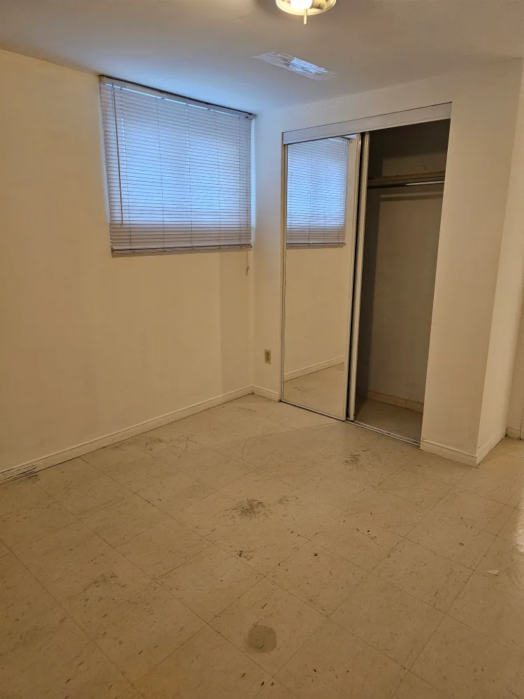Basement for rent image indicator(6)