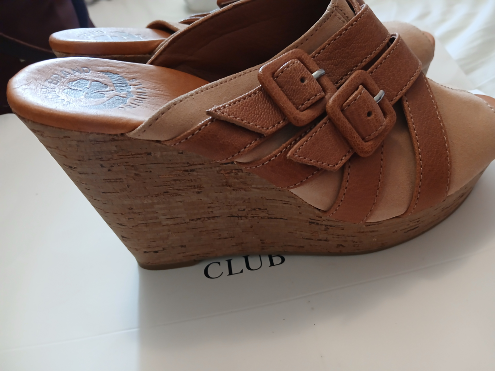 Lucky Brand Wedge Sandals - Size 8 - photo 2
