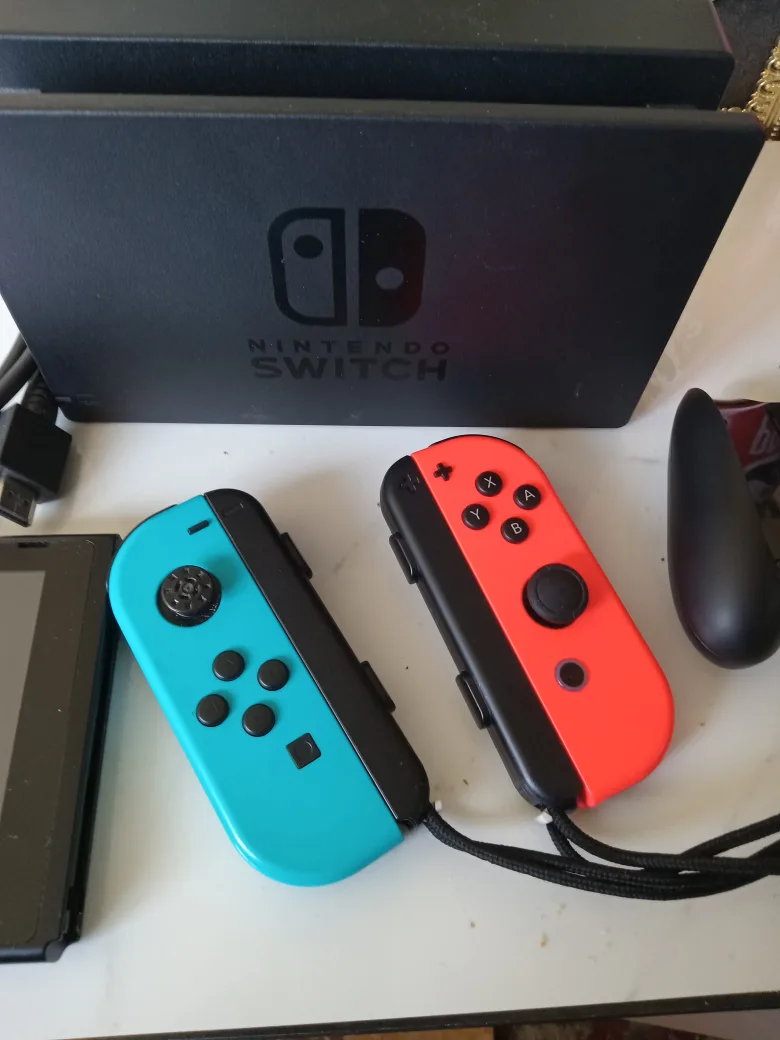 Nintendo Switch Console with Joy-Cons thumbnail