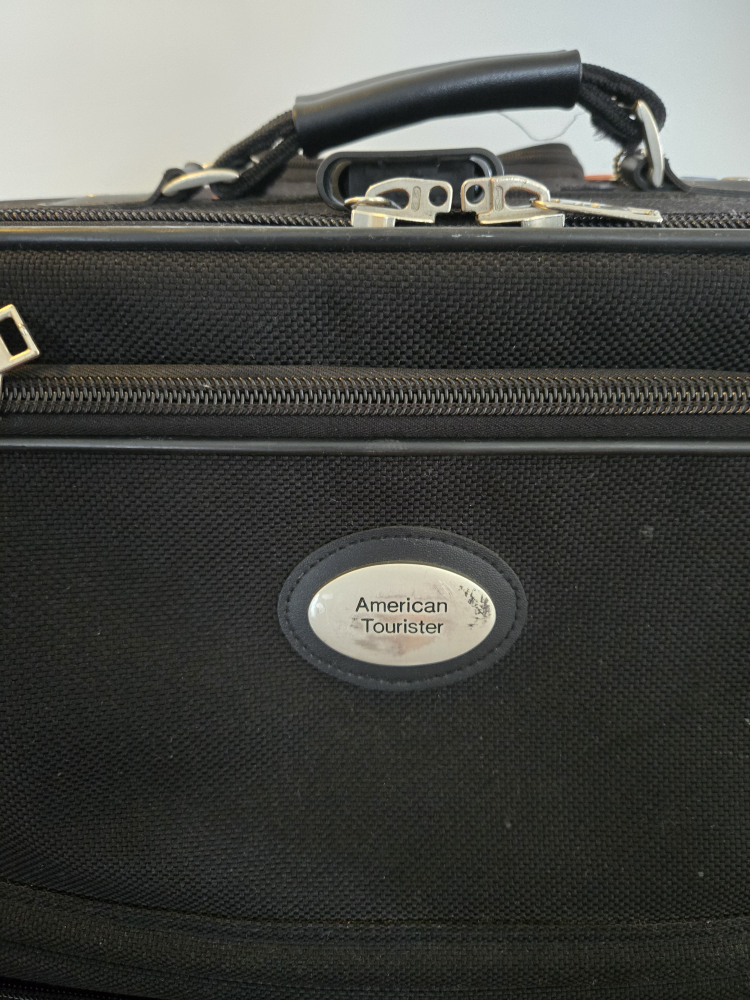 American Tourister Black Luggage Set
